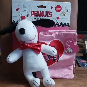 Peanuts White & Black Snoopy Plush with Pink Heart Toy Bag